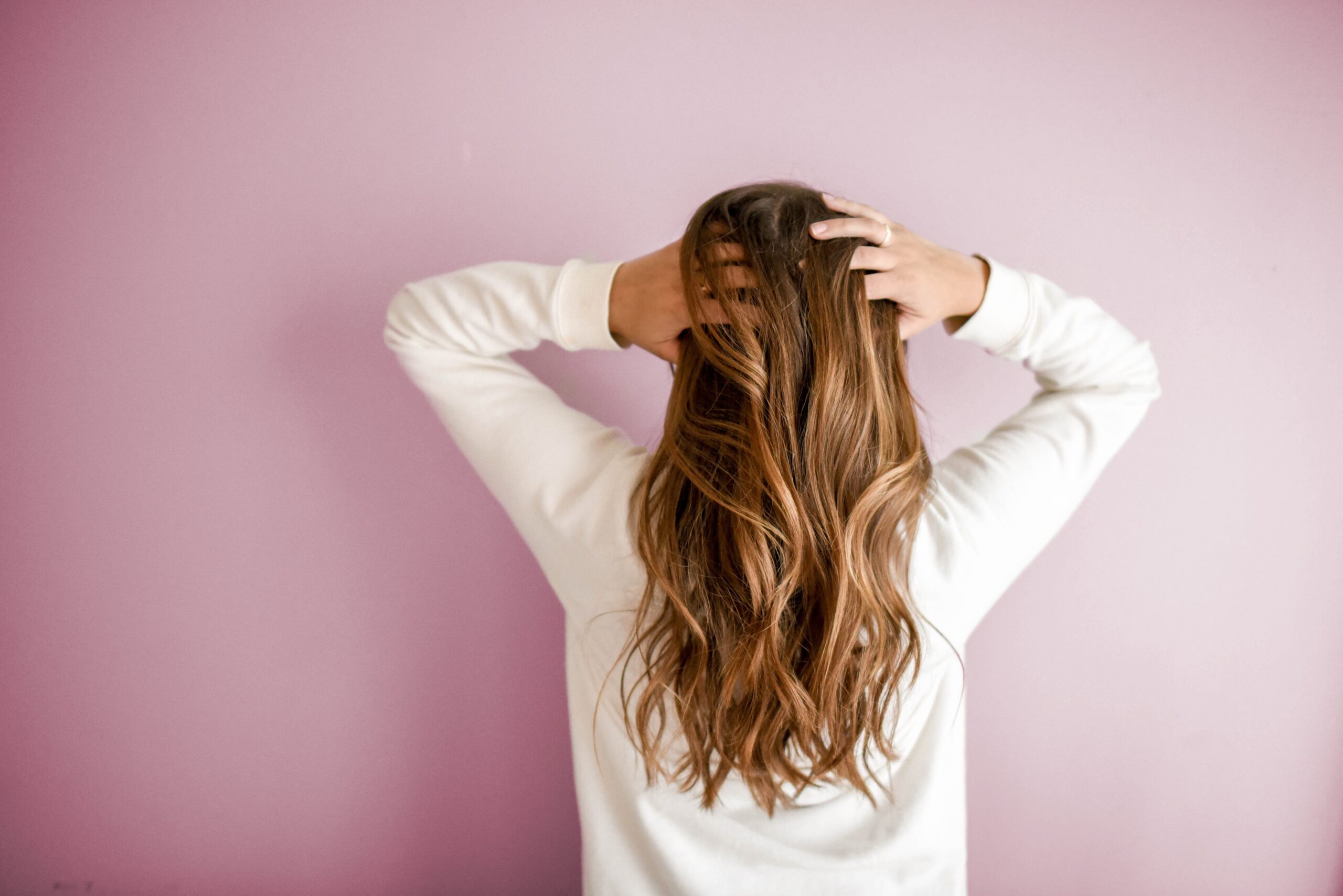 Understanding a common flaky hairs : Dandruff in details