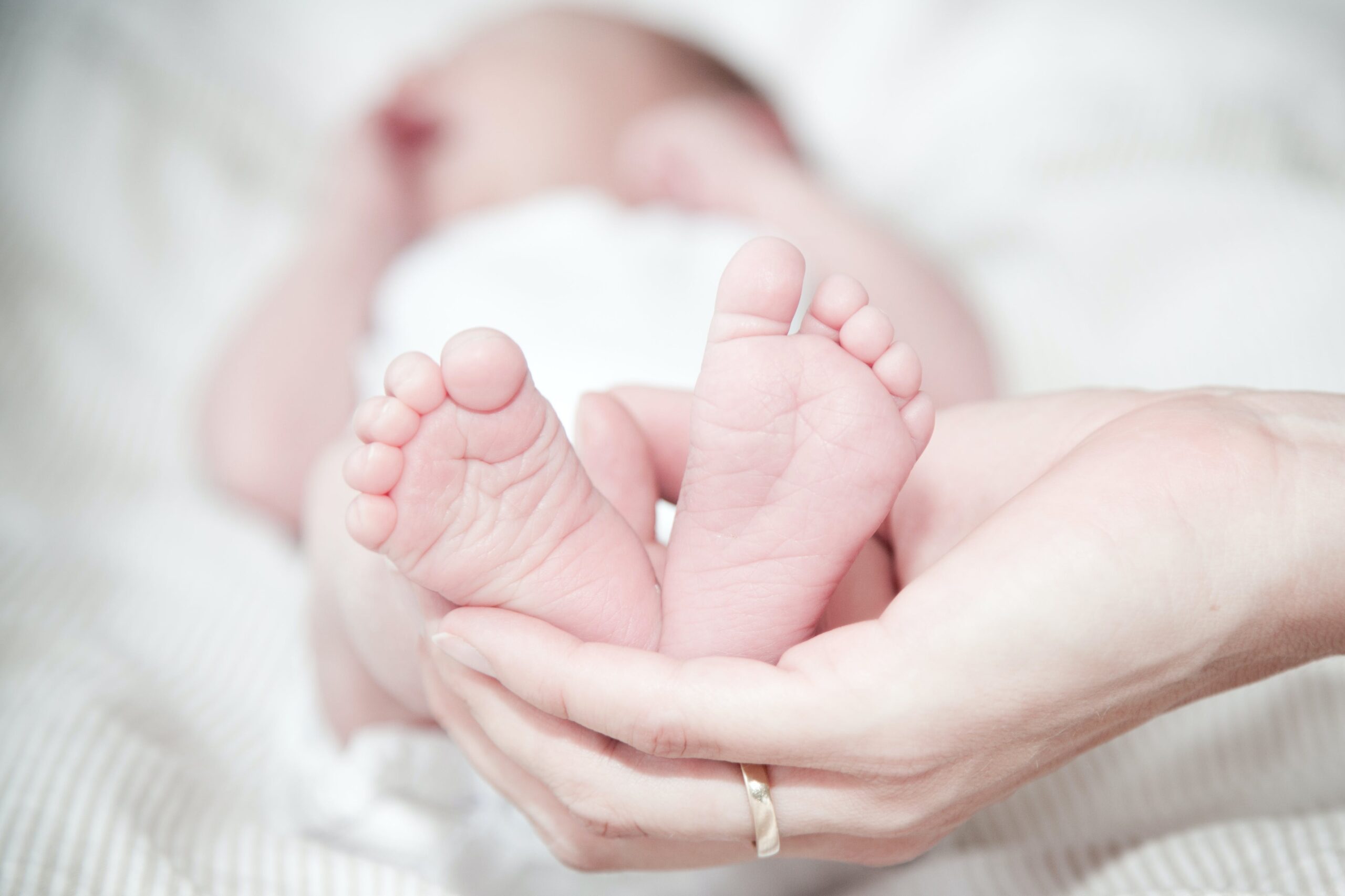 Newborn Baby Care During Winter: Nurturing Your Little One in the Cold Months